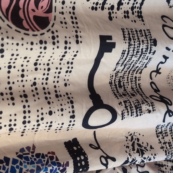 NWT....Lily hoodie - Picture 8 of 11